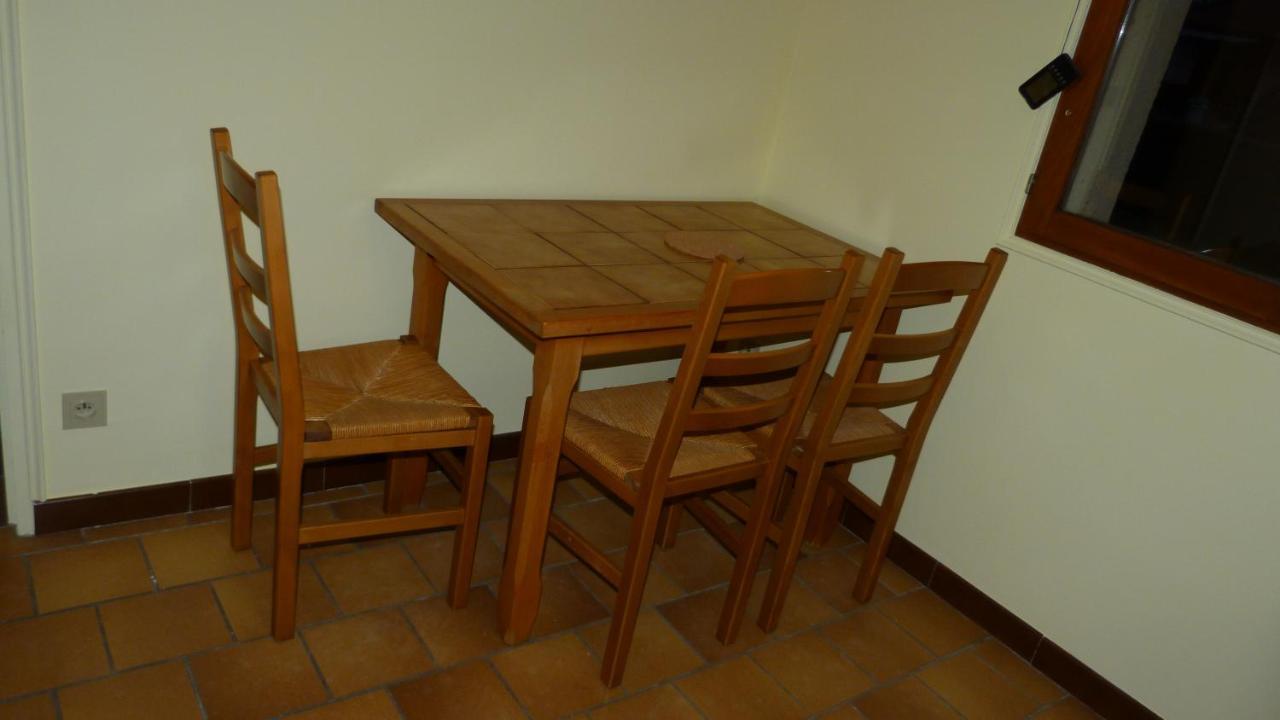 Maison De Vacances Pour 6 Personnes Avec Piscine Lainsecq Zewnętrze zdjęcie