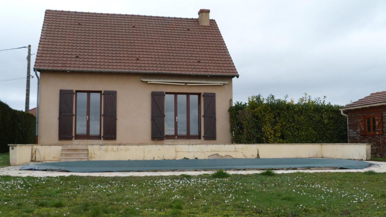 Maison De Vacances Pour 6 Personnes Avec Piscine Lainsecq Zewnętrze zdjęcie