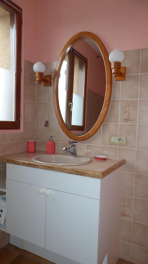 Maison De Vacances Pour 6 Personnes Avec Piscine Lainsecq Zewnętrze zdjęcie